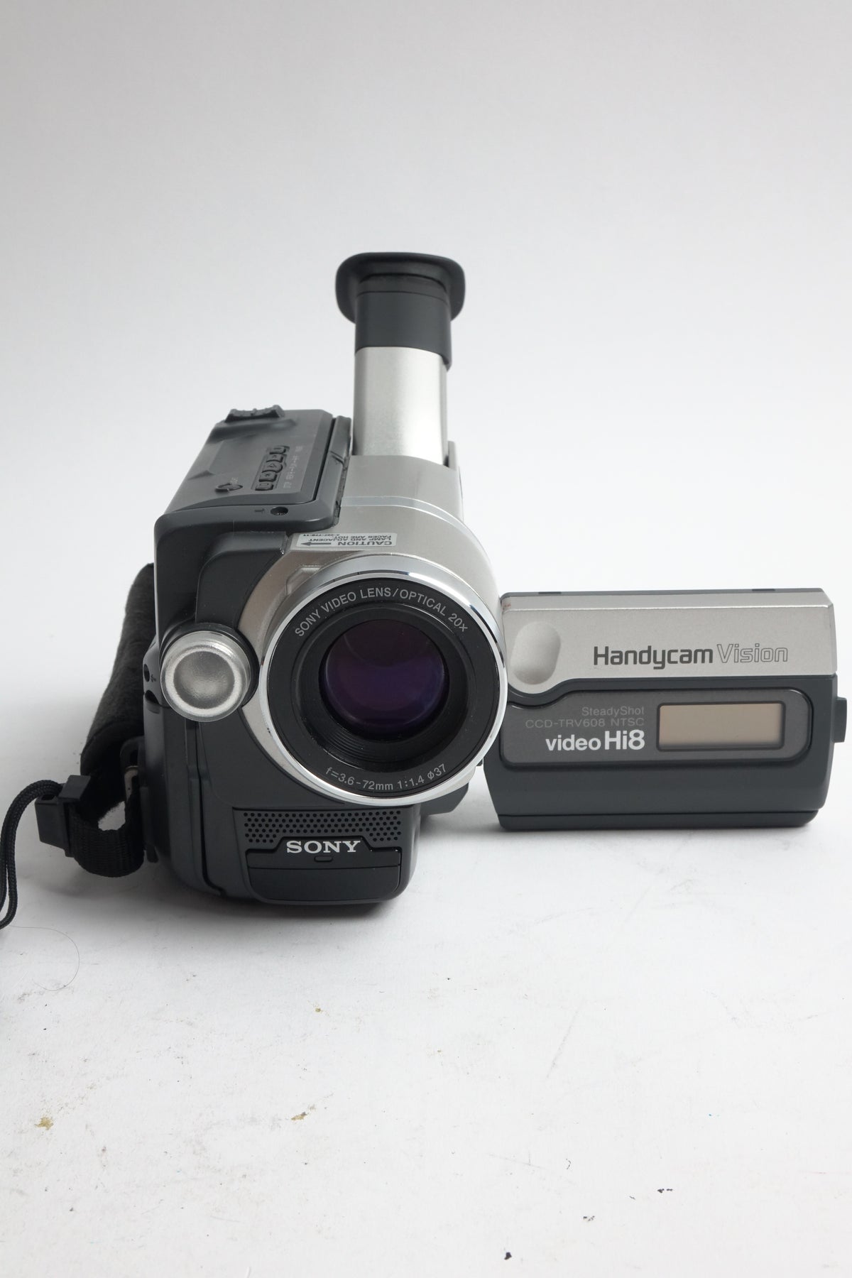 (USED) Sony TRV608 Video Hi8 Camcorder