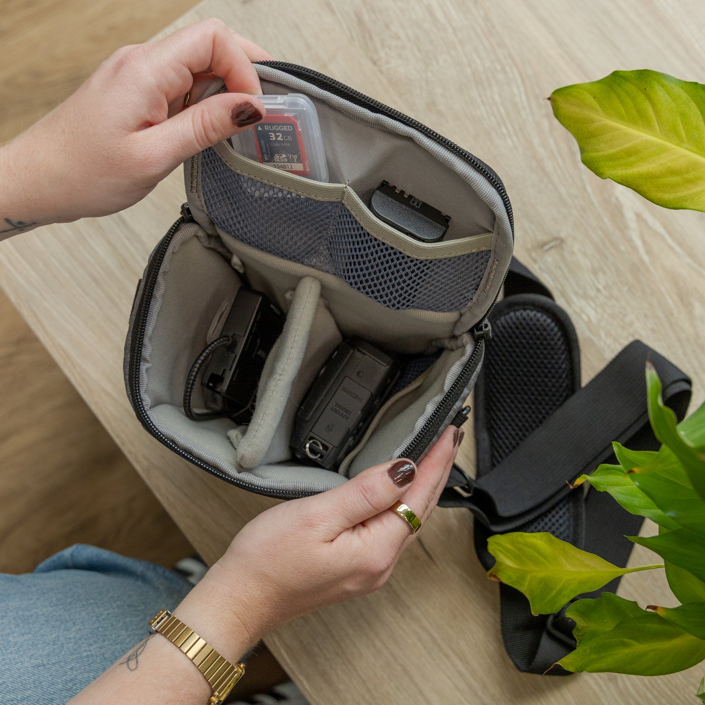 Impulse 2.0 Small Shoulder Bag (2.2 L Grey)