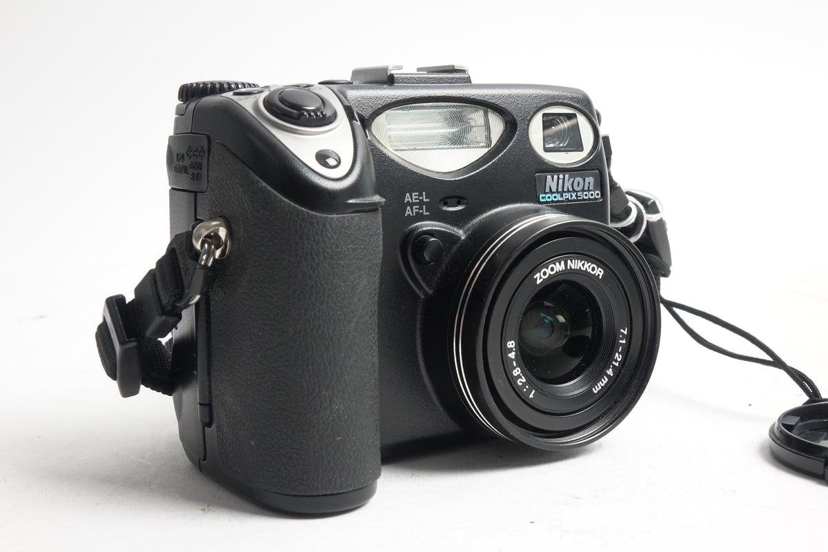 (USED) Nikon COOLPIX 5000 5.0MP Digital Camera
