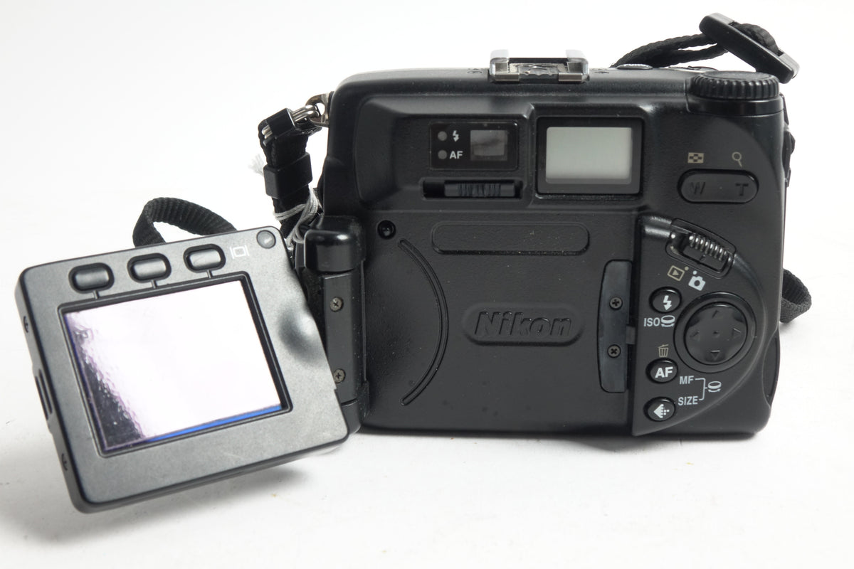 (USED) Nikon COOLPIX 5000 5.0MP Digital Camera